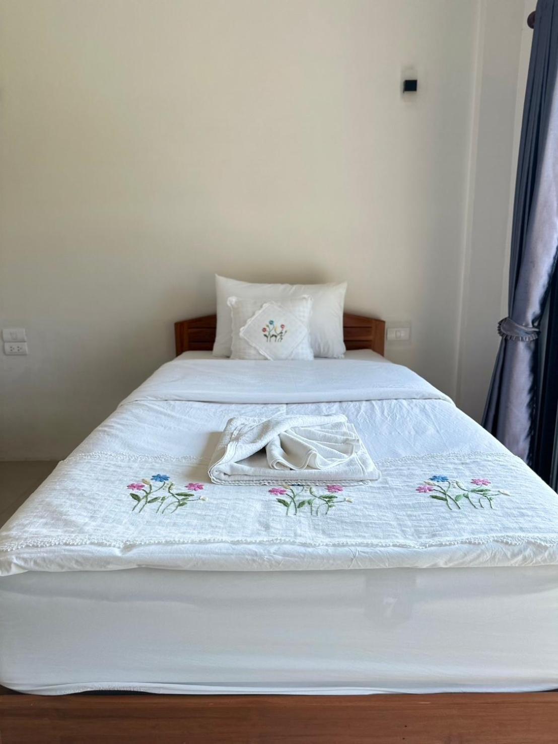 Ban Suweena Uthai Thani Dış mekan fotoğraf